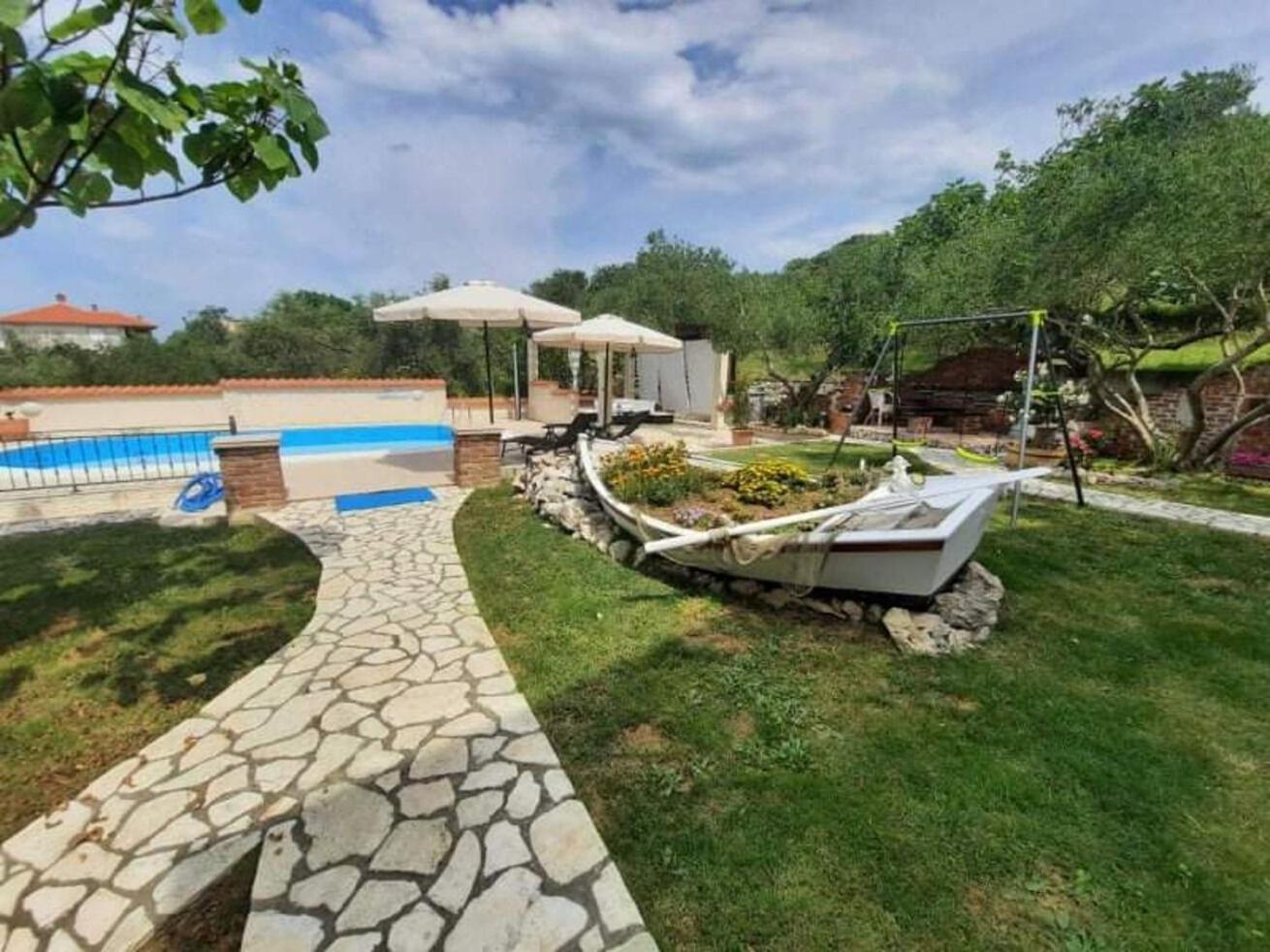 Apartments Robi- Swimming Pool And Beautiful Garden Kampor Exteriör bild